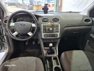 Ford Focus 1.6-16V First Edition picture 16