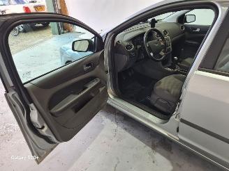 Ford Focus 1.6-16V First Edition picture 11