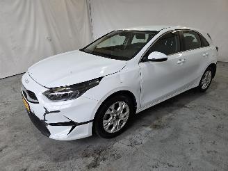 Kia Ceed 1.5 T-GDi DynamicL. picture 3