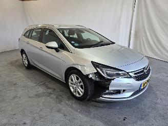 krockskadad bil auto Opel Astra SPORTS TOURER 1.4 Business+ 2018/1