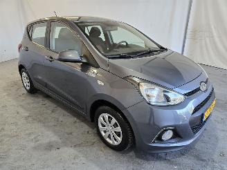 Vaurioauto  passenger cars Hyundai I-10 1.0i i-Motion Comf.+ 2015/2