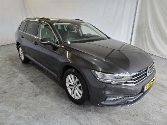 krockskadad bil auto Volkswagen Passat 1.5 TSI Eleg.Bns R 2020/2
