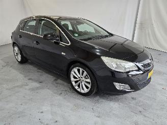 uszkodzony samochody osobowe Opel Astra 1.6 Cosmo 2010/4