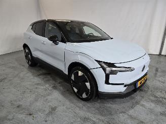 Unfallwagen Volvo EX30 Single Motor Extended Range Plus 69 kWh 2025/12