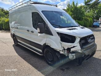 krockskadad bil bedrijf Ford Transit 330 2.0 TDCI L3H2 Trend MHEV 2023/5