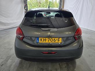 Peugeot 208 1.2 PureTech Allure picture 6