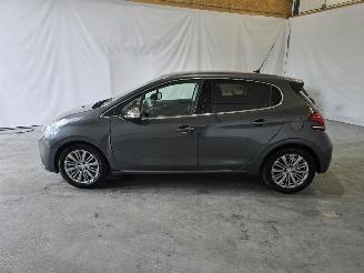 Peugeot 208 1.2 PureTech Allure picture 4