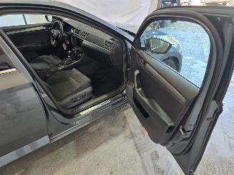 Skoda Superb 2.0 TDI Style Bns picture 13