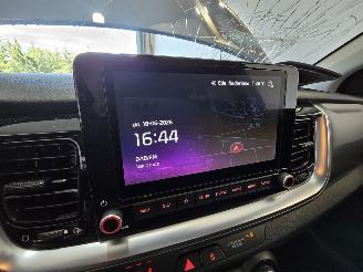 Kia Stonic 1.0 T-GDi MHEV Dyn+L picture 34