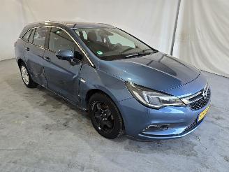 damaged passenger cars Opel Astra SPORTS TOURER 1.0 Business+ 2016/9