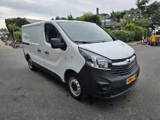 krockskadad bil bedrijf Opel Vivaro 1.6 CDTI L1H1 Edition EcoFlex 2019/10