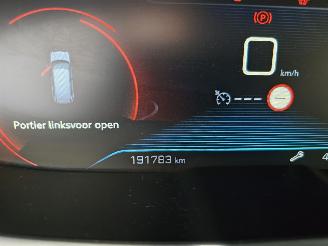 Peugeot 5008 1.2 PureTech Allure picture 21