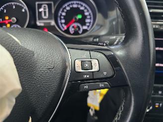 Volkswagen Golf 1.6 TDI Highline DSG picture 32