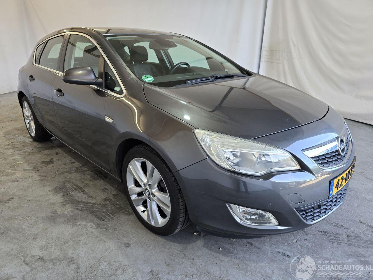 Opel Astra 1.4 Turbo Cosmo