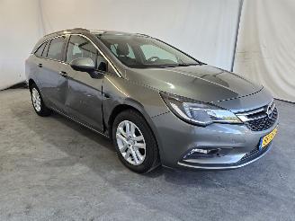 Schadeauto Opel Astra SPORTS TOURER+ 2017/1