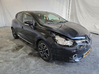 Damaged car Renault Clio 0.9 TCe Dynamique 2013/6