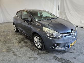 Damaged car Renault Clio 0.9 TCe Limited 2016/10