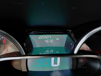 Renault Clio 0.9 TCe Eco2 Expression picture 19
