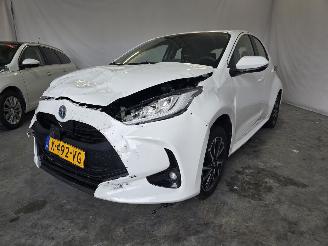 Toyota Yaris 1.5 Hybrid Dynamic picture 3