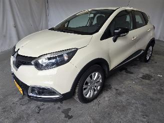Renault Captur 0.9 TCe Expression picture 3