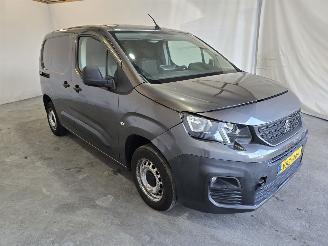 krockskadad bil bedrijf Peugeot Partner 1.5 BlueHDI Premium 2019/11