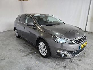 Damaged car Peugeot 308 1.2 PureTech Allure 2017/11