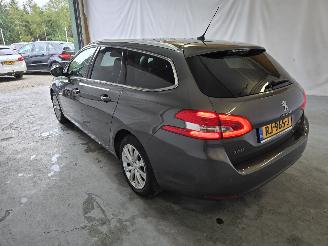Peugeot 308 1.2 PureTech Allure picture 5