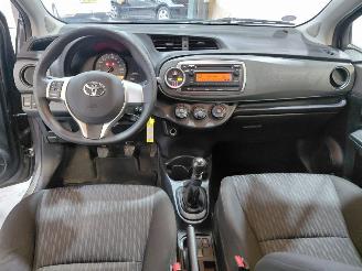 Toyota Yaris 1.3 VVT-i Now picture 16