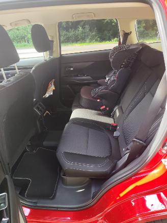 Mitsubishi Outlander 2.4 PHEV Intense+ picture 13