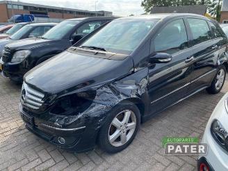 Coche siniestrado Mercedes B-klasse B (W245), Hatchback, 2005 / 2011 1.5 B-150 16V 2007/3