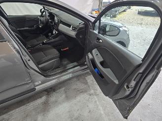 Renault Clio E-TECH HYBRID picture 16