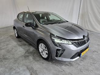 Schadeauto Renault Clio E-TECH HYBRID 2025/10