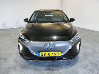 Hyundai Ioniq Premium EV picture 2