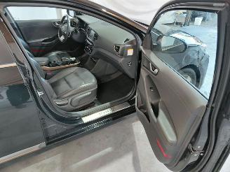 Hyundai Ioniq Premium EV picture 32