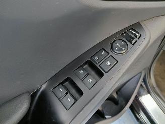 Hyundai Ioniq Premium EV picture 22