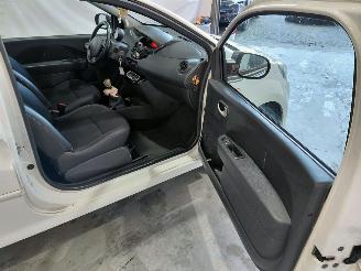 Renault Twingo 1.2-16V Night en Day picture 13