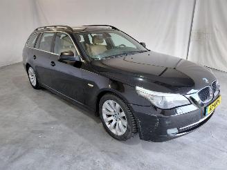 Vaurioauto  passenger cars BMW 5-serie 520d Corp.L. BnsEd 2009/10