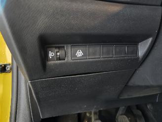 Peugeot 208 1.2 PureTech Active picture 26