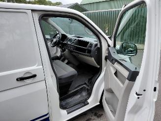 Volkswagen Transporter 2.0 TDI L2H1 Comfortline picture 12