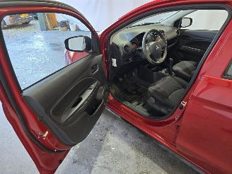Mitsubishi Space-gear 1.0 Inform picture 19