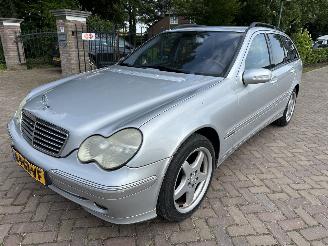 Damaged car Mercedes C-klasse C 200 KOMPRESSOR 2001/4
