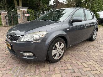 Auto incidentate Kia Cee d 1.4 CVVT X-ecutive 2011/6