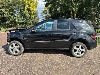 uszkodzony samochody osobowe Mercedes ML 320 CDI 2007/5