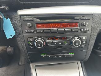 BMW 1-serie Cabrio 118i High Executive picture 11