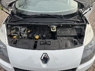 Renault Scenic 1.6 Parisiènne picture 15