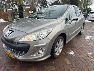 Vaurioauto  passenger cars Peugeot 308 1.6 VTi Style automaat 2009/11
