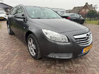 damaged passenger cars Opel Insignia SPORTS TOURER SW 1.6 T Edition 2011/9