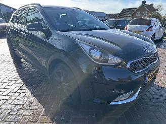 Kia Niro 1.6 GDi Hybrid First Edition picture 5