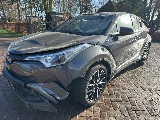 Voiture accidenté Toyota C-HR 1.8 Hybrid First Ed. 2016/12