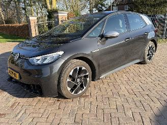 Vaurioauto  passenger cars Volkswagen ID.3 First 58 kWh 2020/10